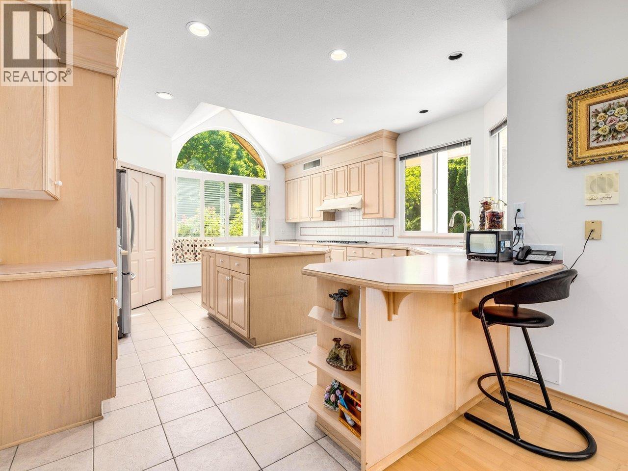 Photo 4 of 3340 River Road, Richmond BC