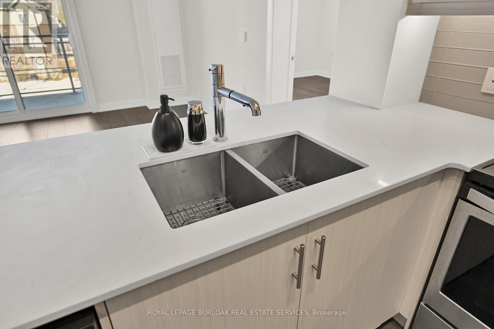 Photo 37 of 312 320 Plains Road E, Burlington ON