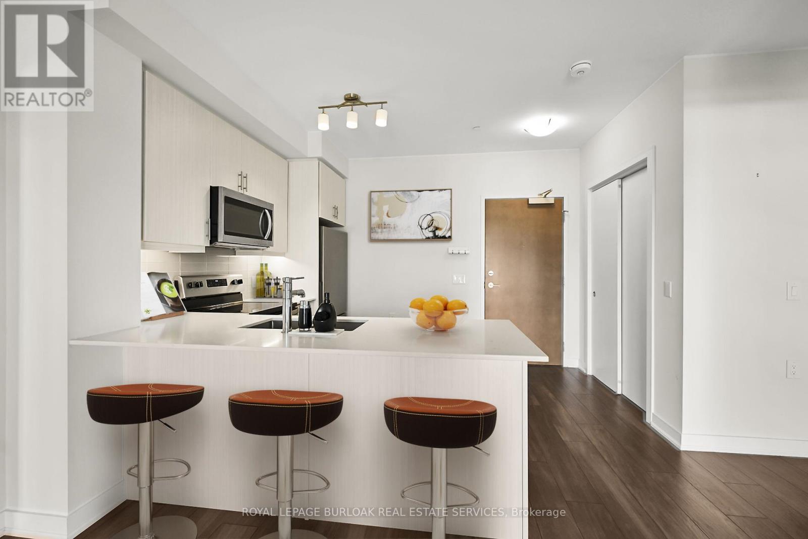 Photo 6 of 312 320 Plains Road E, Burlington ON