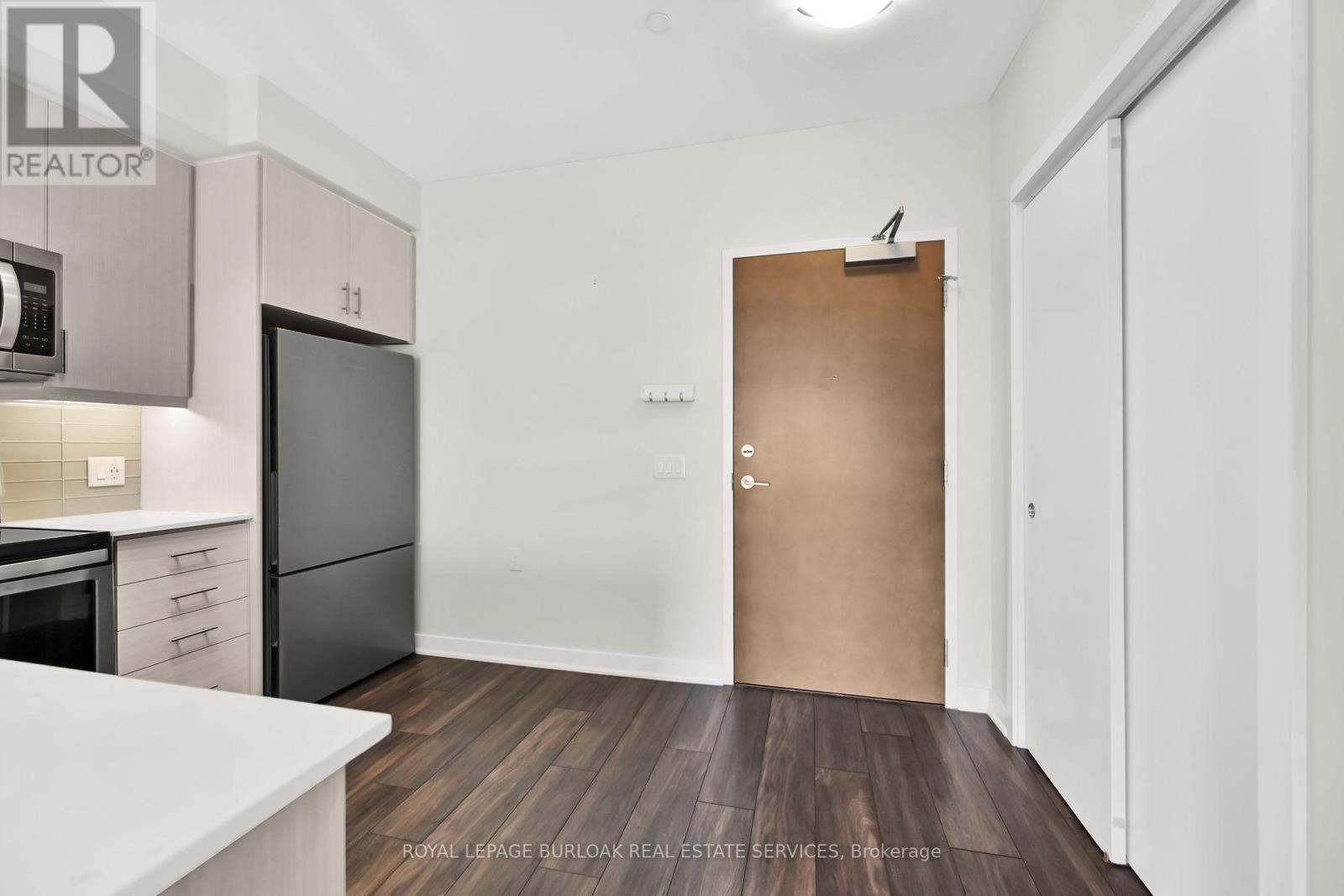 Photo 34 of 312 320 Plains Road E, Burlington ON