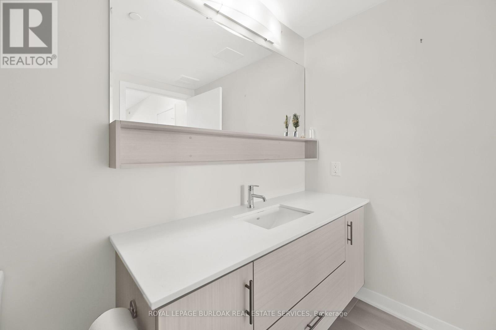 Photo 35 of 312 320 Plains Road E, Burlington ON