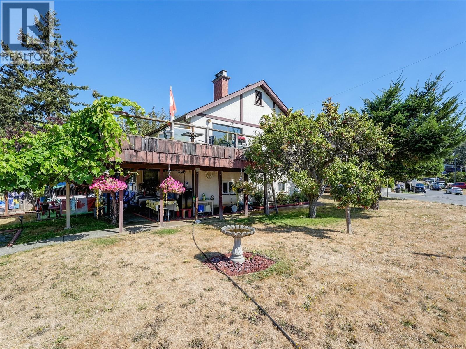  8 Camden Avenue, View Royal