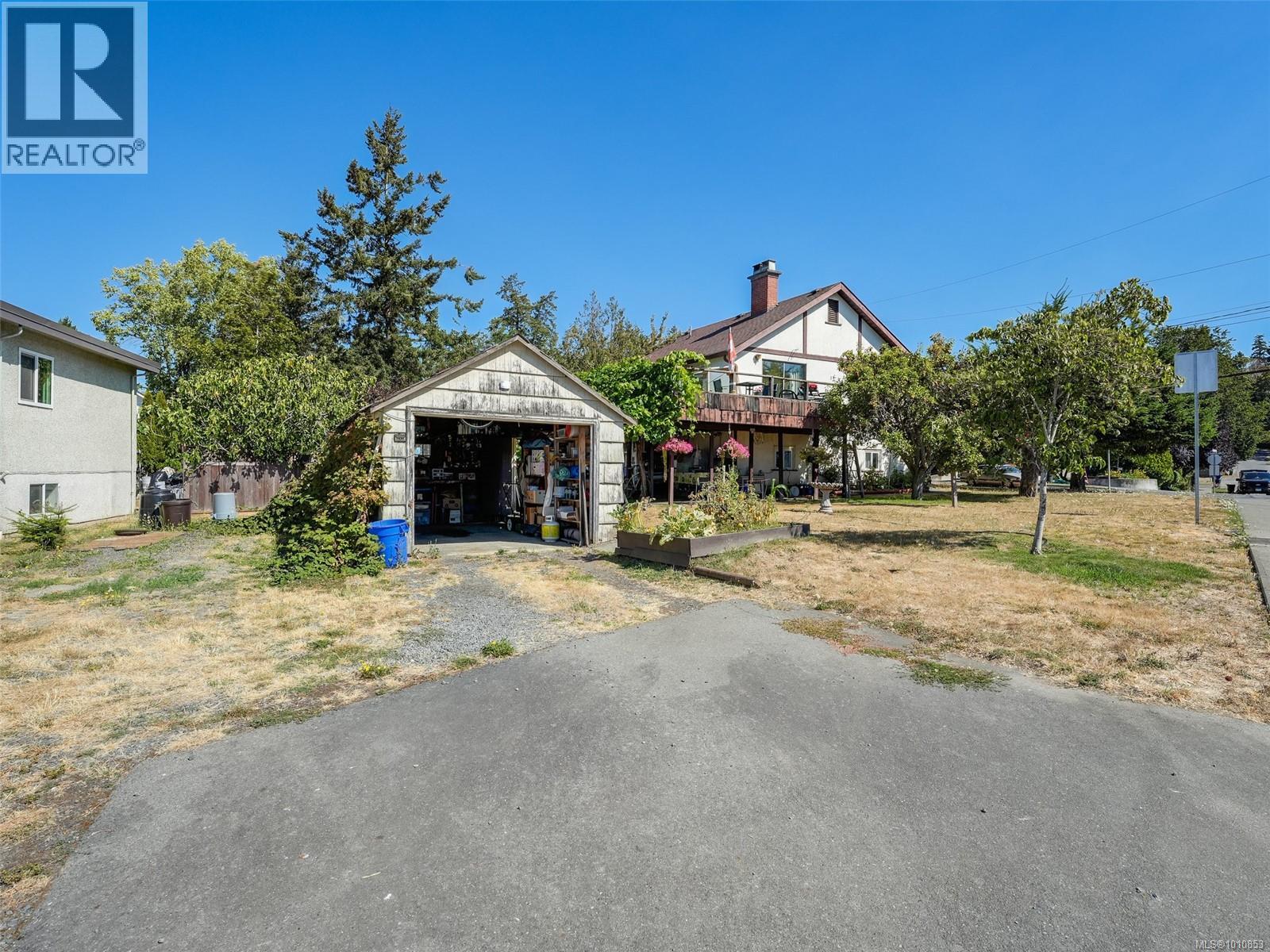  8 Camden Avenue, View Royal