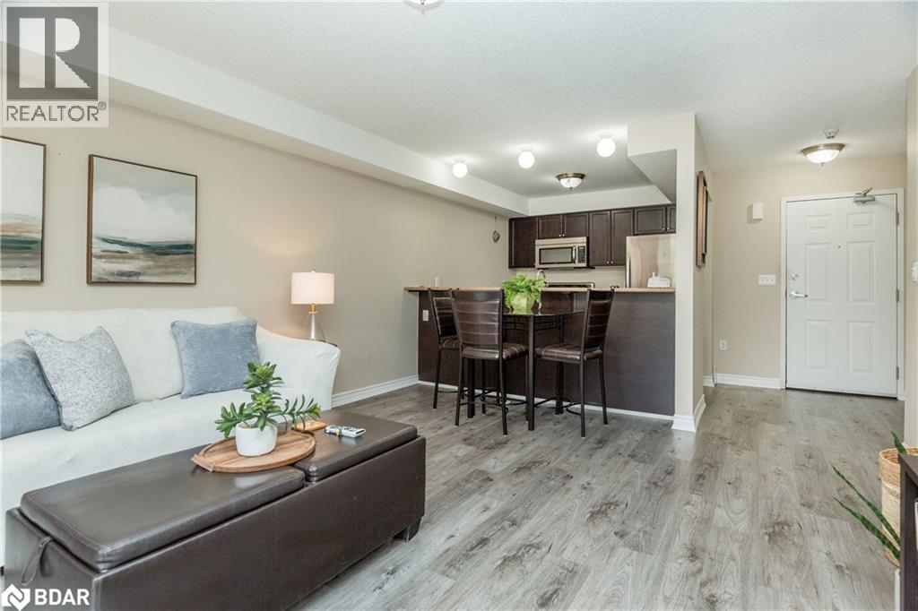Photo 17 of 39 Coulter Street Unit 18, Barrie ON