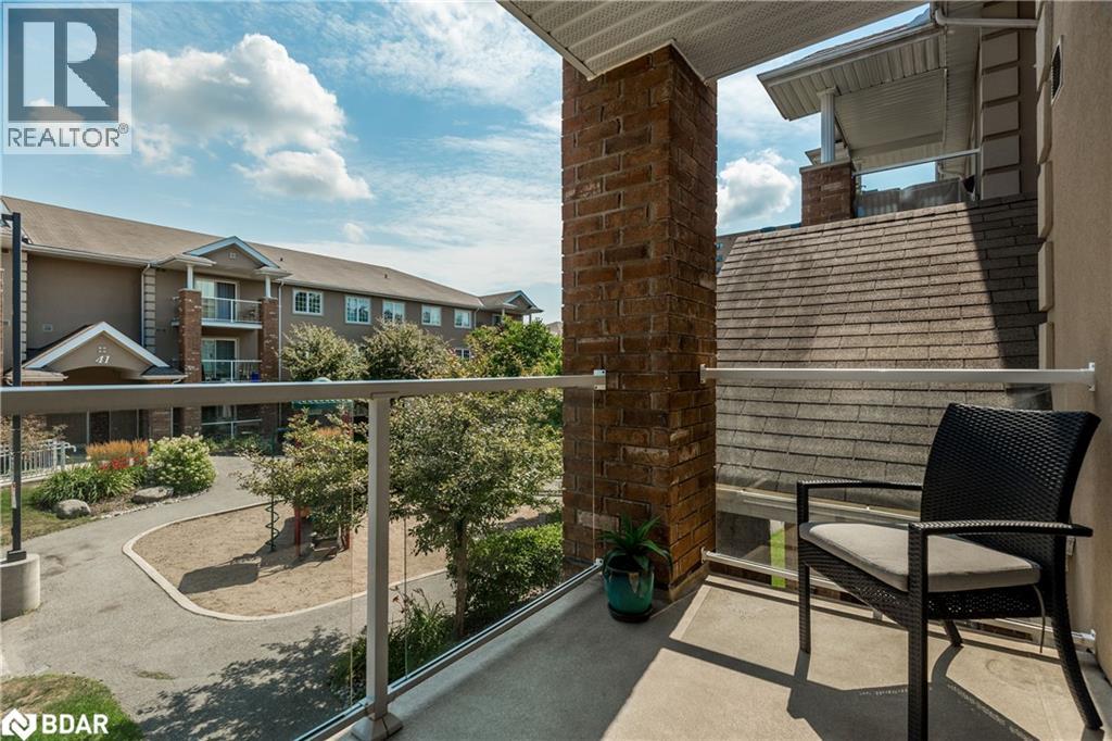 Photo 3 of 39 Coulter Street Unit 18, Barrie ON