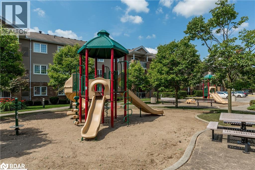 Photo 6 of 39 Coulter Street Unit 18, Barrie ON