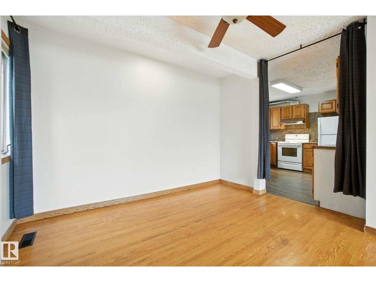 Photo 8 of 13312 135 St Nw, Edmonton AB