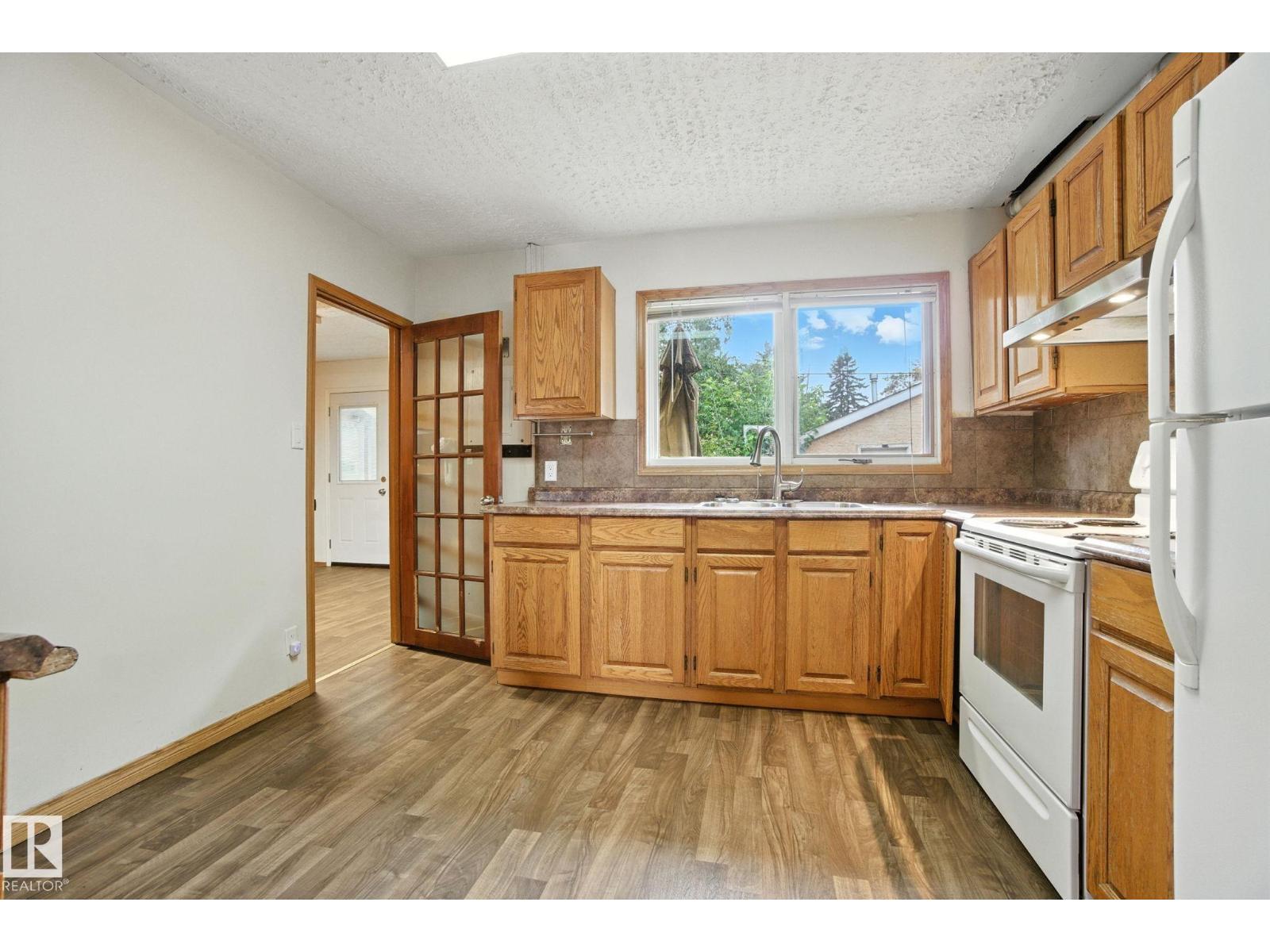 Photo 6 of 13312 135 St Nw, Edmonton AB