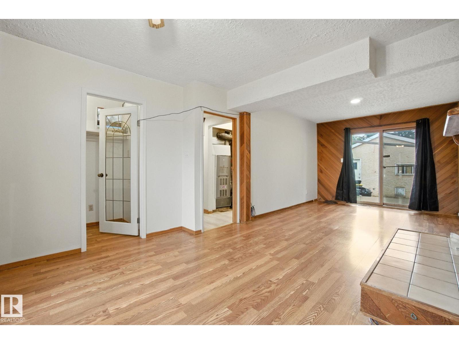 Photo 3 of 13312 135 St Nw, Edmonton AB