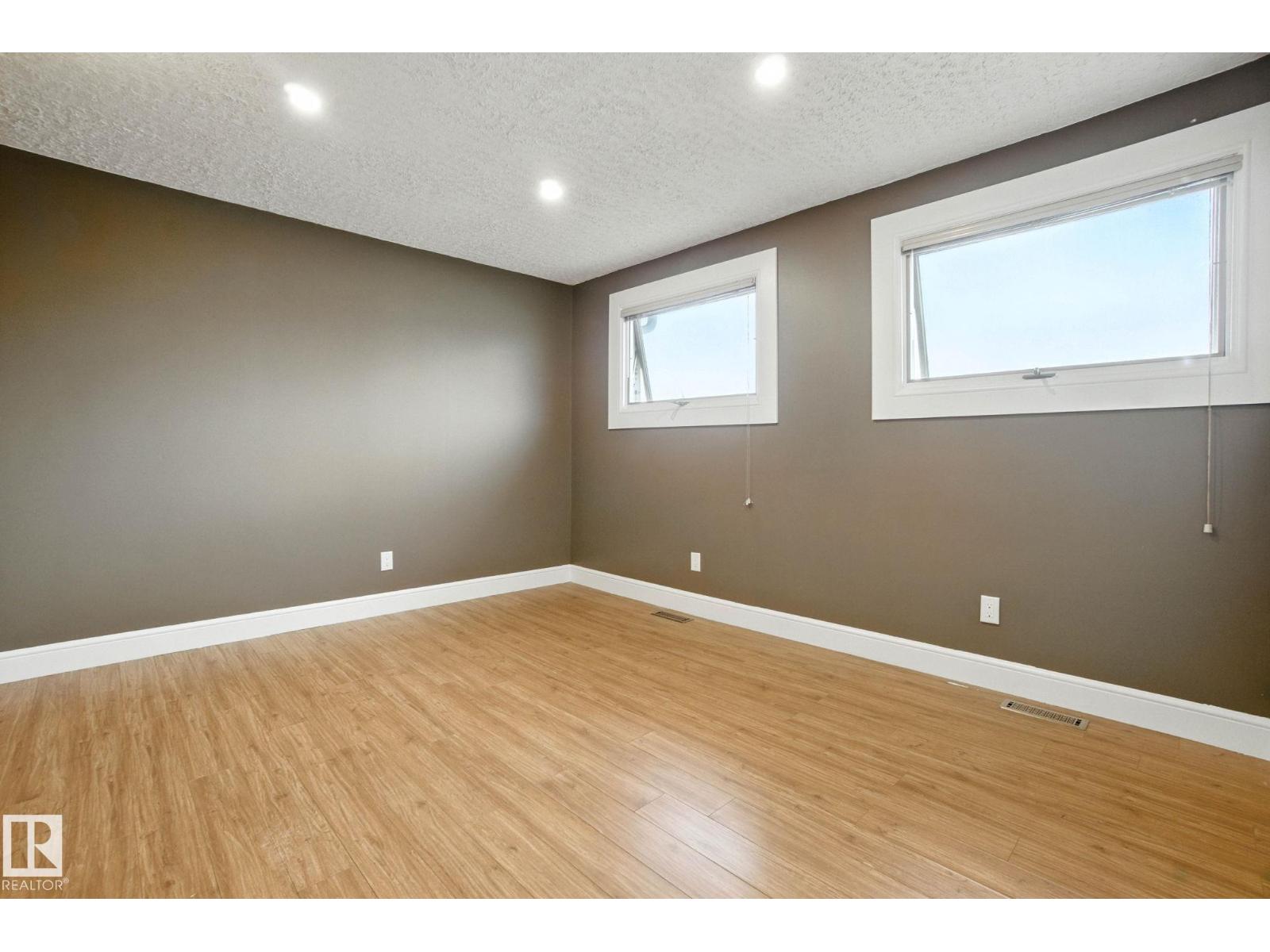 Photo 15 of 13312 135 St Nw, Edmonton AB