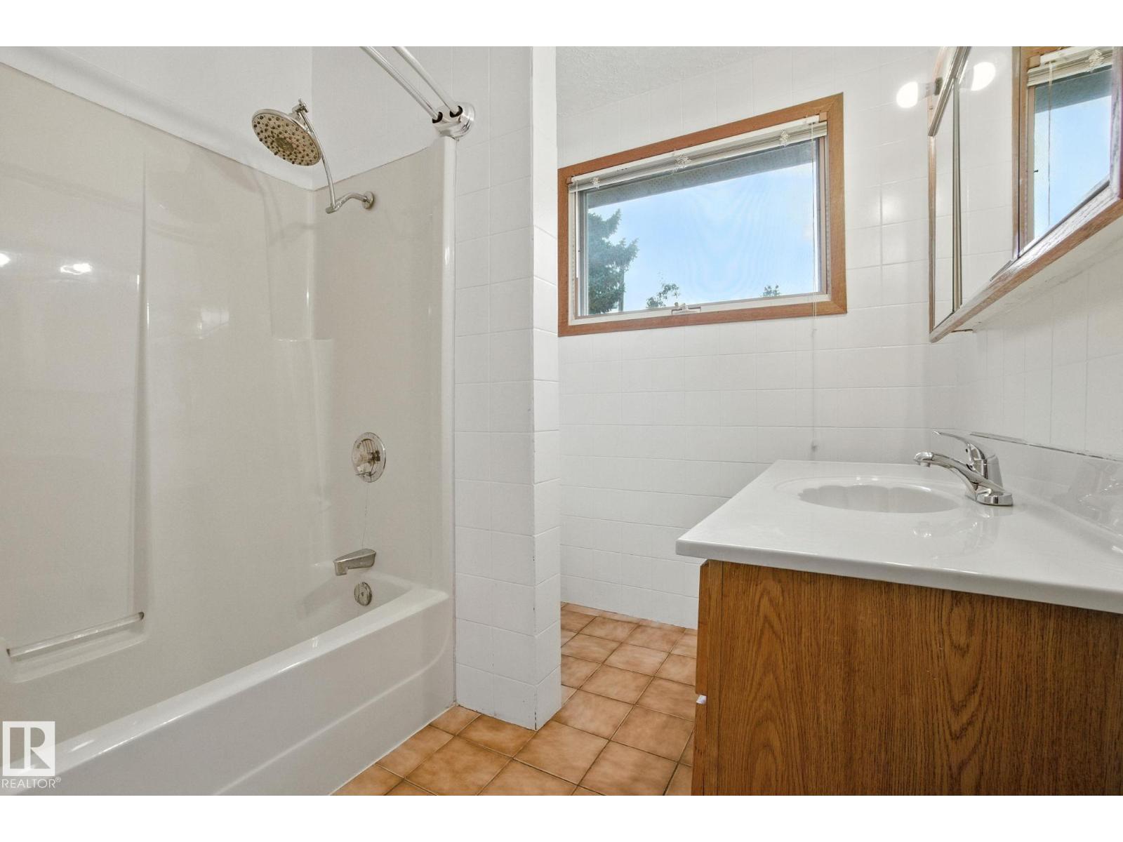 Photo 36 of 13312 135 St Nw, Edmonton AB