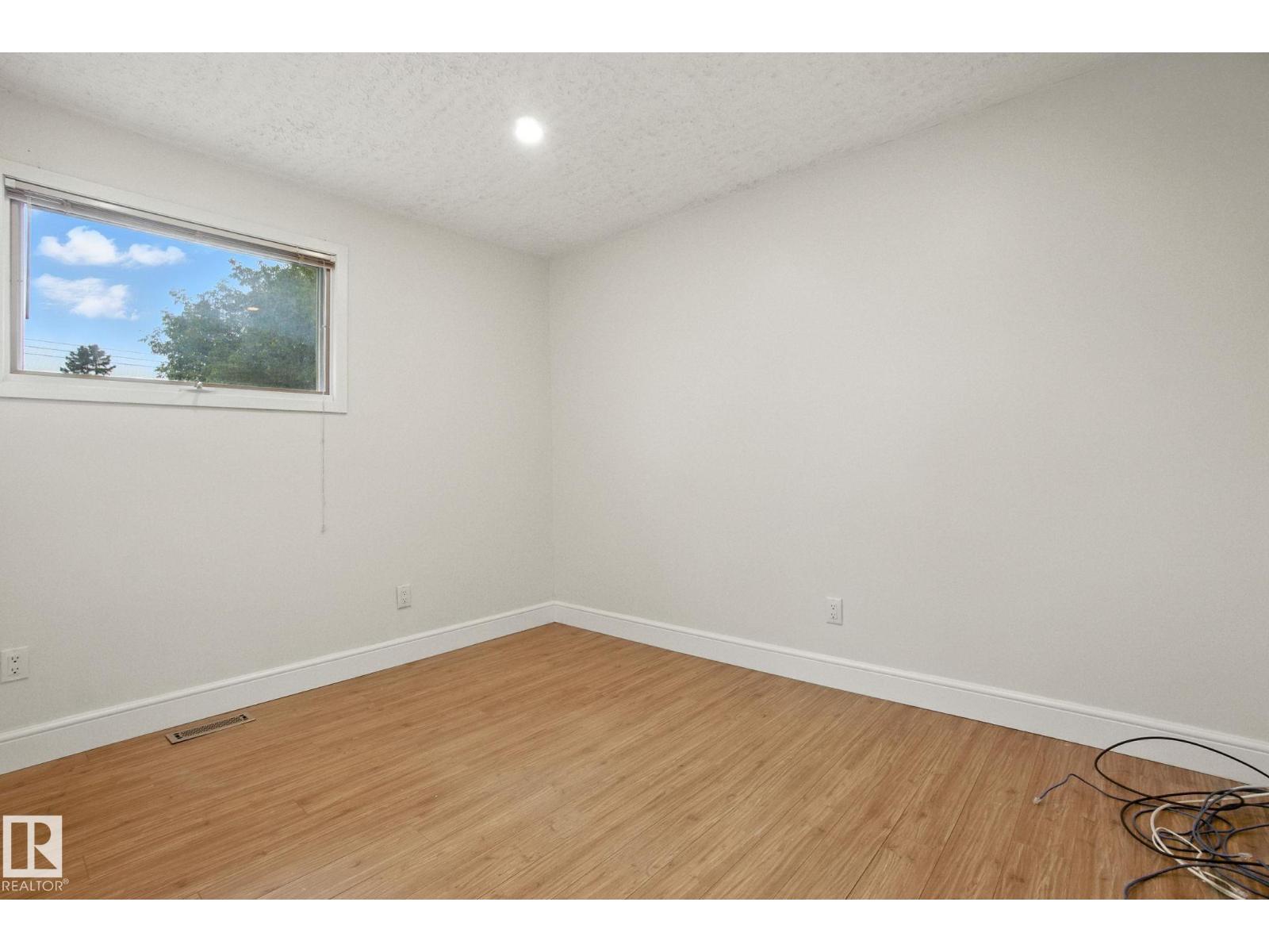 Photo 16 of 13312 135 St Nw, Edmonton AB