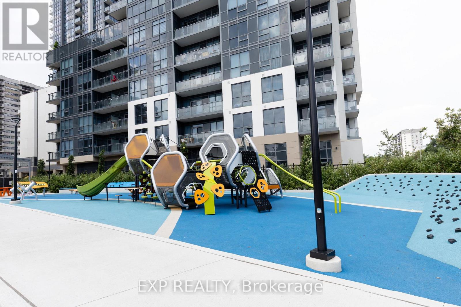 Photo 20 of 707 30 Meadowglen Place, Toronto ON