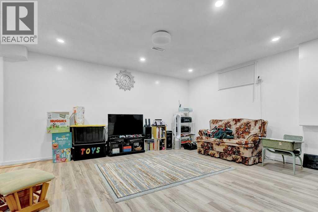 Single Family House for Sale in  Bridlewood Avenue SW Bridlewood Calgary 