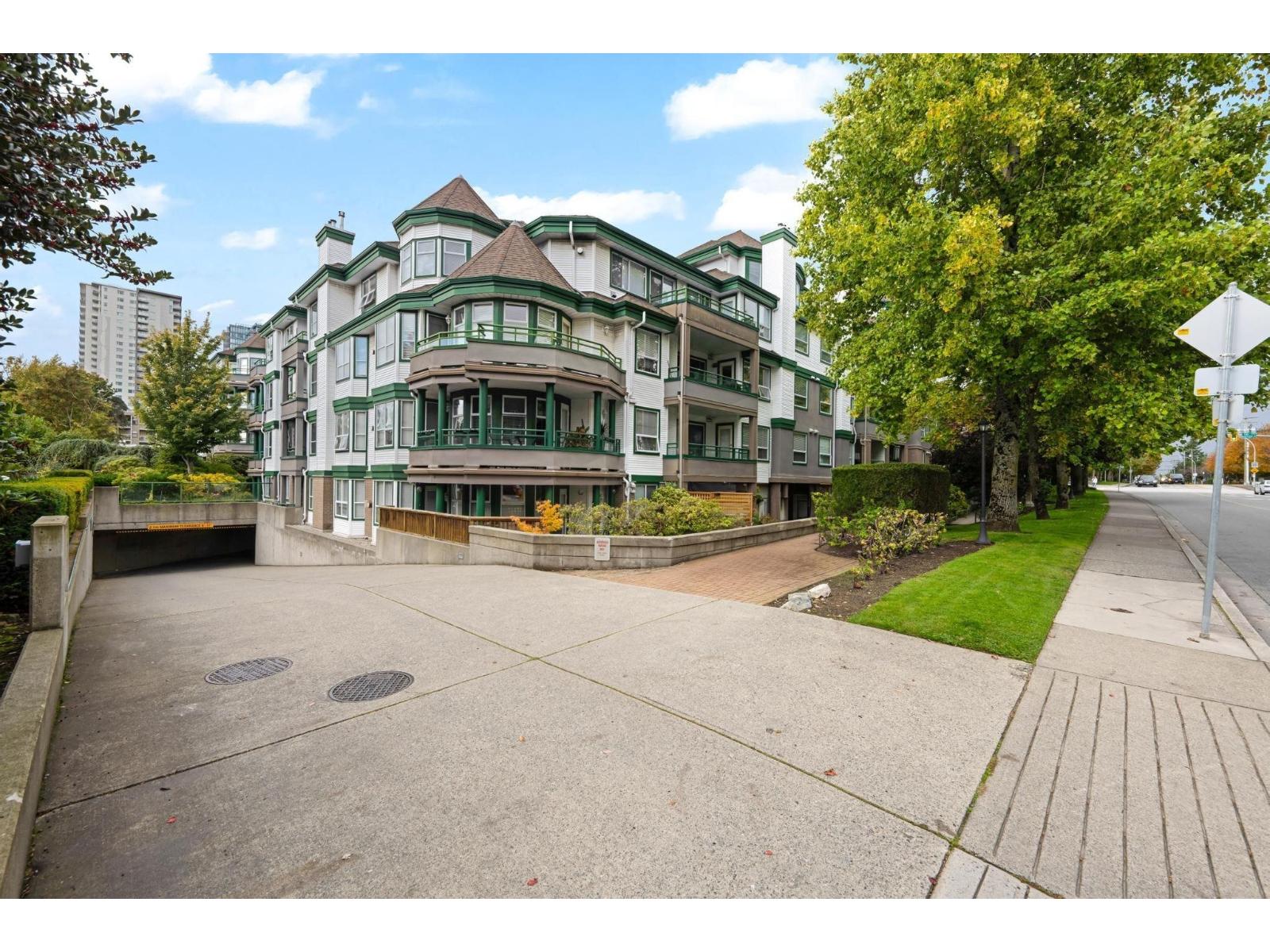 Photo 2 of 409 1575 Best Street, White Rock BC