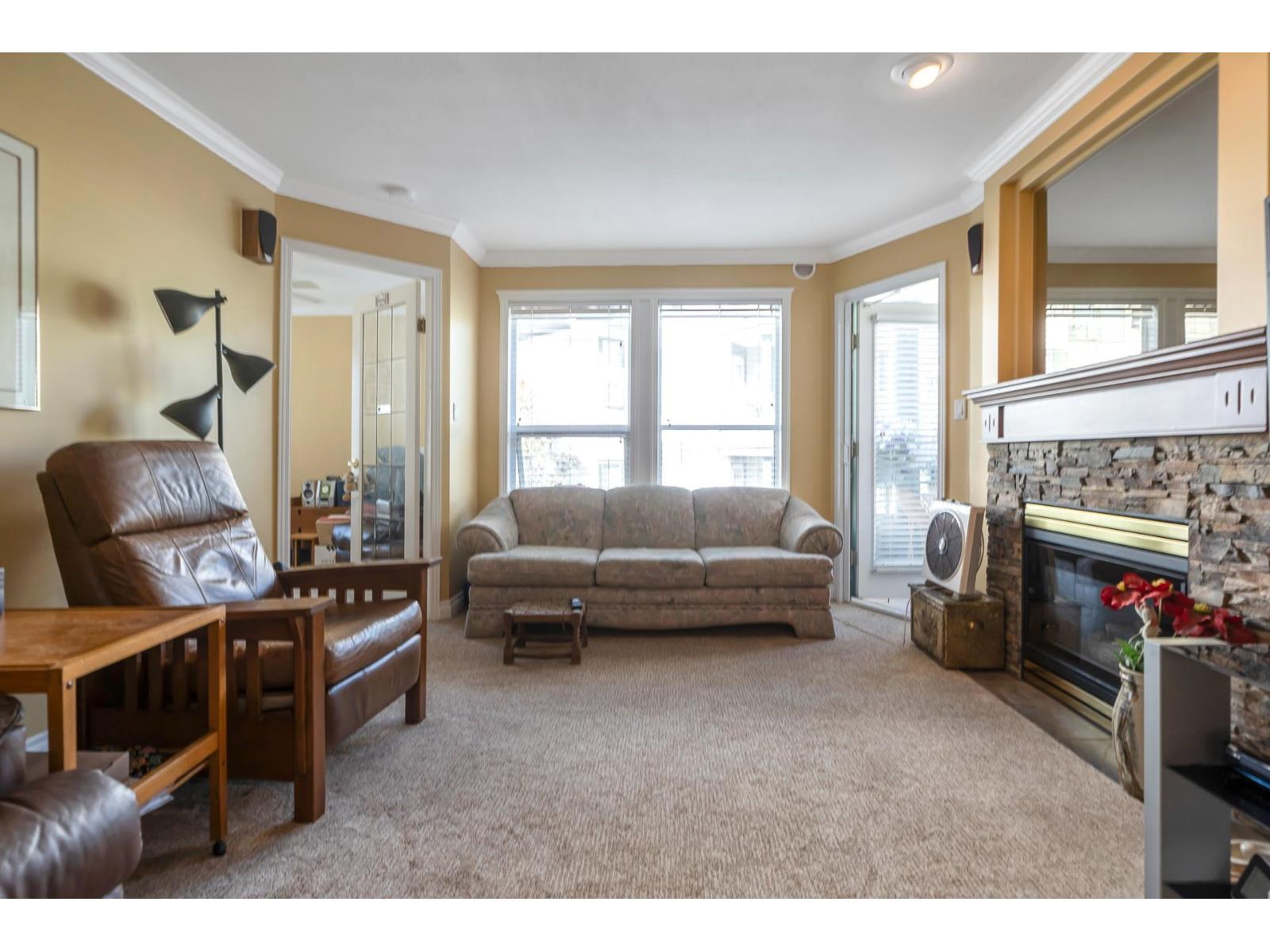 Photo 4 of 409 1575 Best Street, White Rock BC