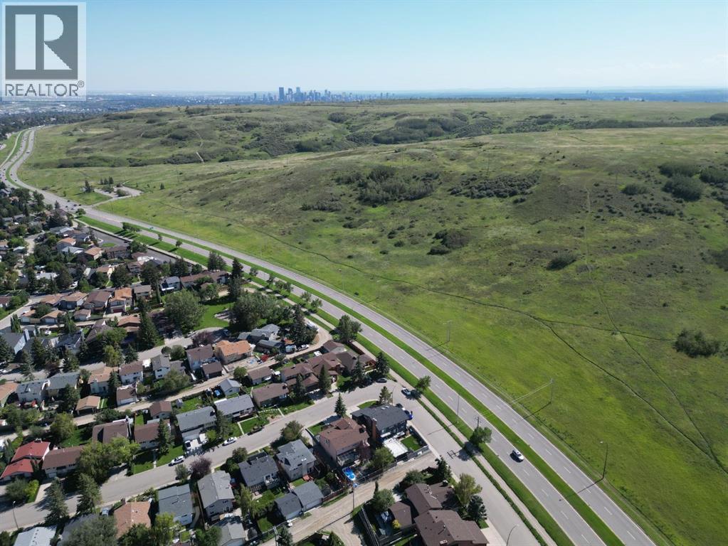 Single Family House Bungalow for Sale in  Beaconsfield Way NW Beddington Heights Calgary 