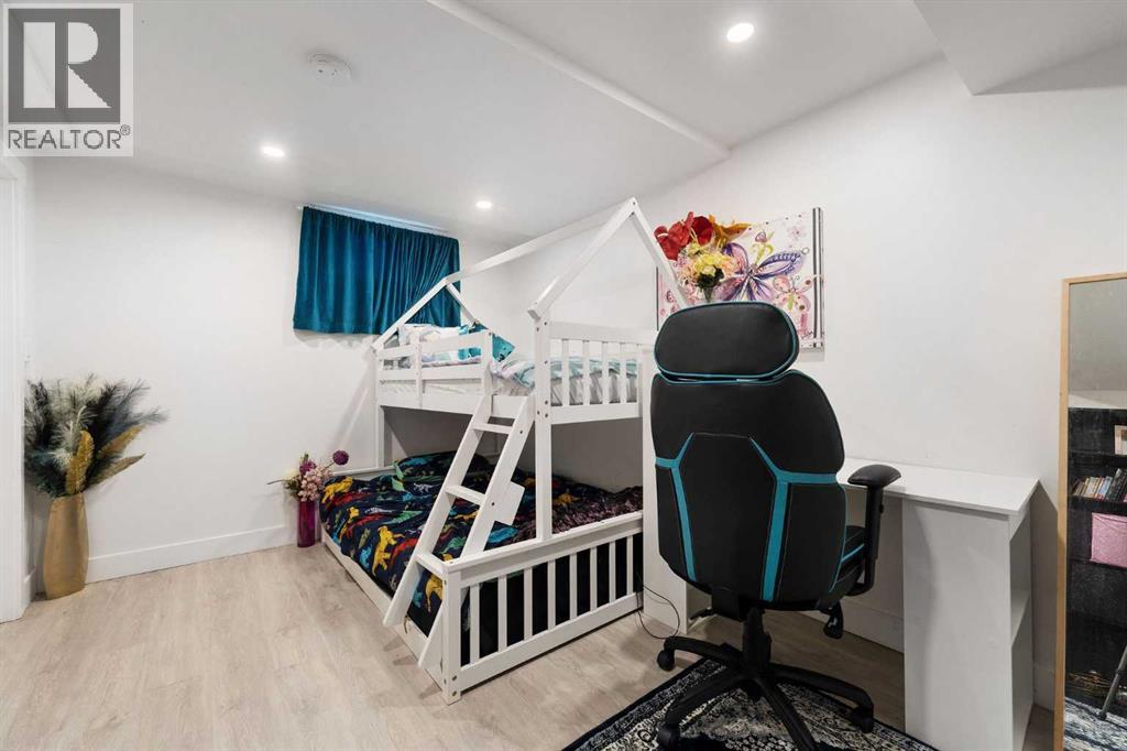 Single Family House Bungalow for Sale in  Beaconsfield Way NW Beddington Heights Calgary 
