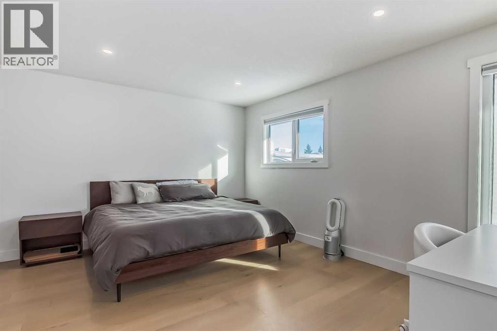 Single Family House Bungalow for Sale in  Beaconsfield Way NW Beddington Heights Calgary 
