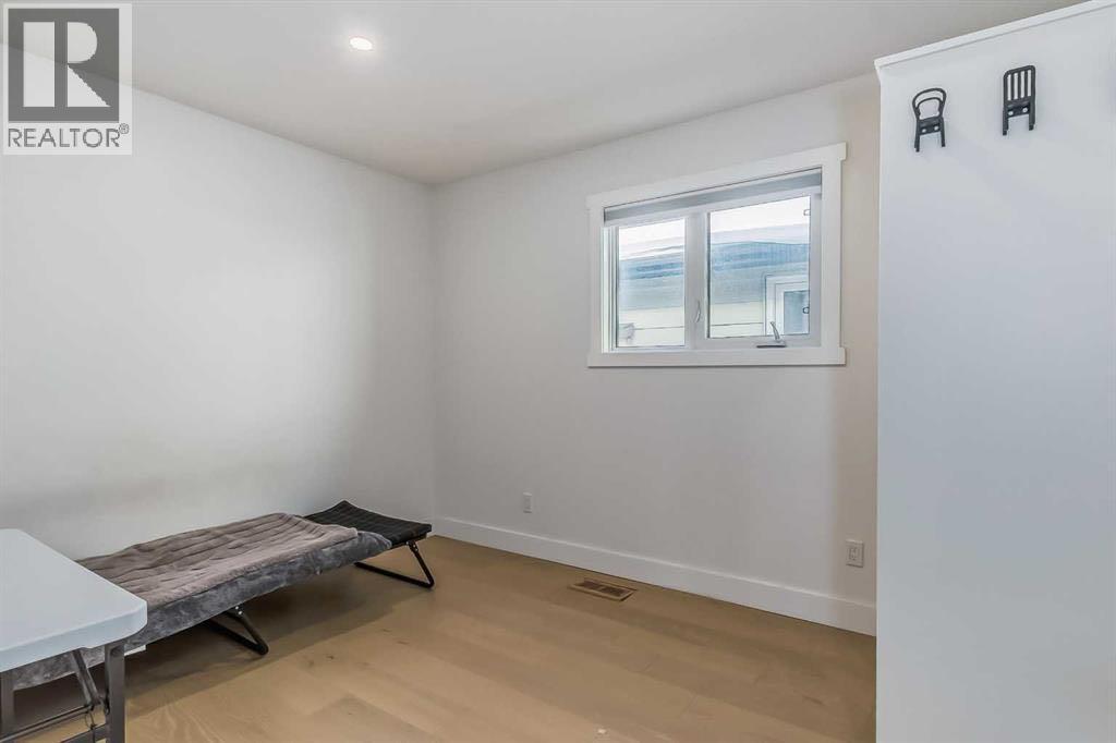 Single Family House Bungalow for Sale in  Beaconsfield Way NW Beddington Heights Calgary 