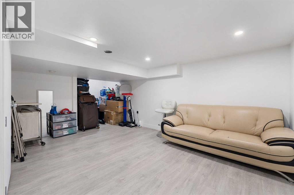 Single Family House Bungalow for Sale in  Beaconsfield Way NW Beddington Heights Calgary 