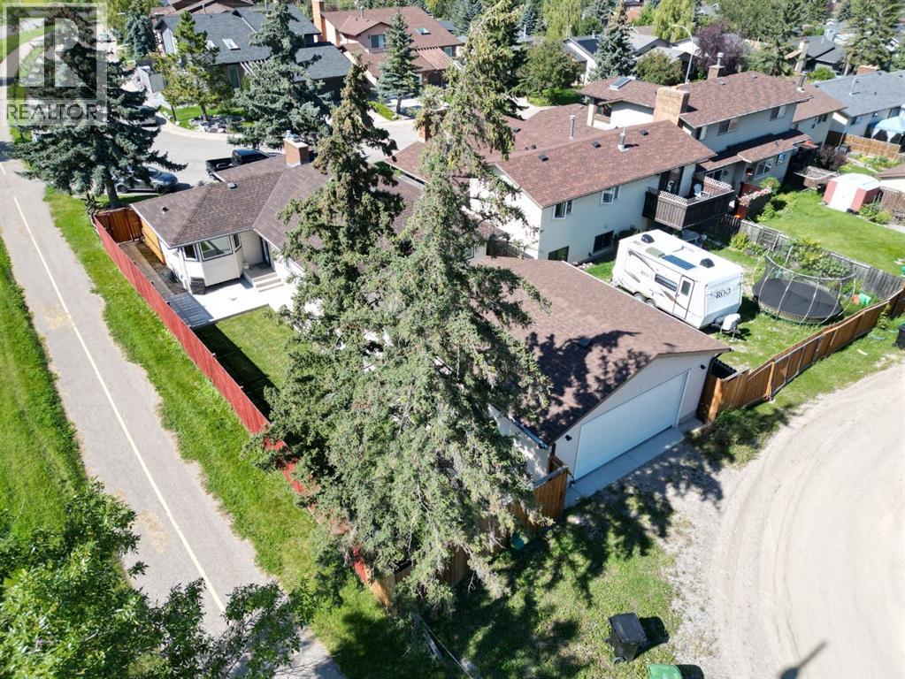 Single Family House Bungalow for Sale in  Beaconsfield Way NW Beddington Heights Calgary 