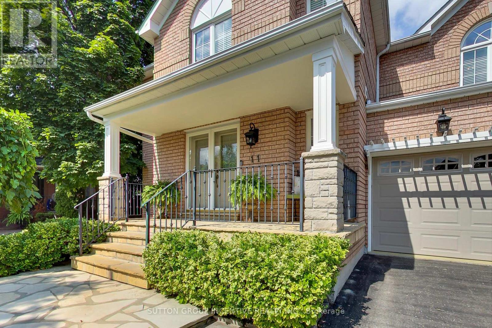 Photo 13 of 11 Safari Court, Brampton ON