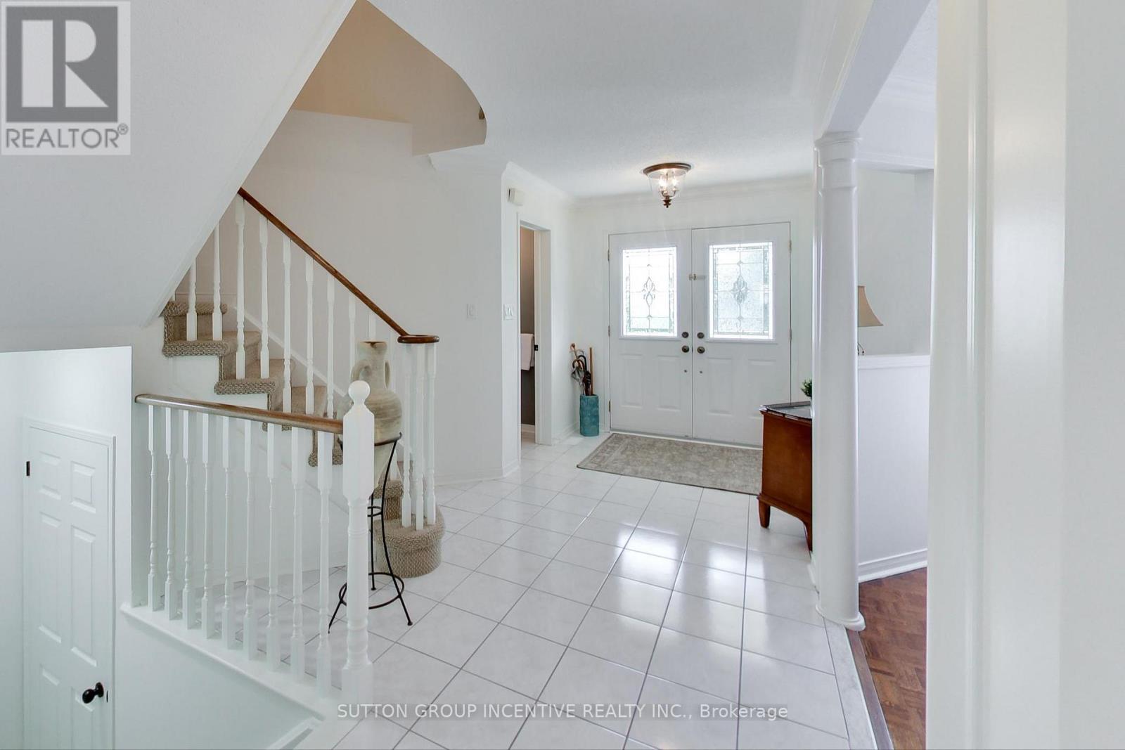 Photo 15 of 11 Safari Court, Brampton ON
