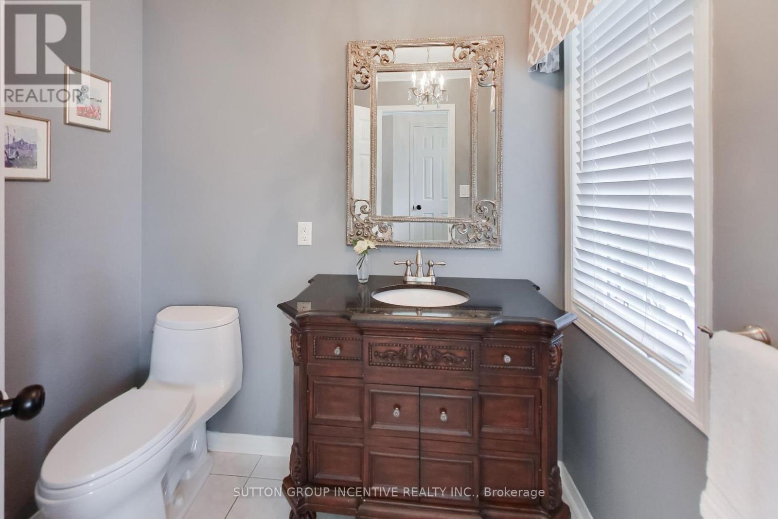 Photo 24 of 11 Safari Court, Brampton ON