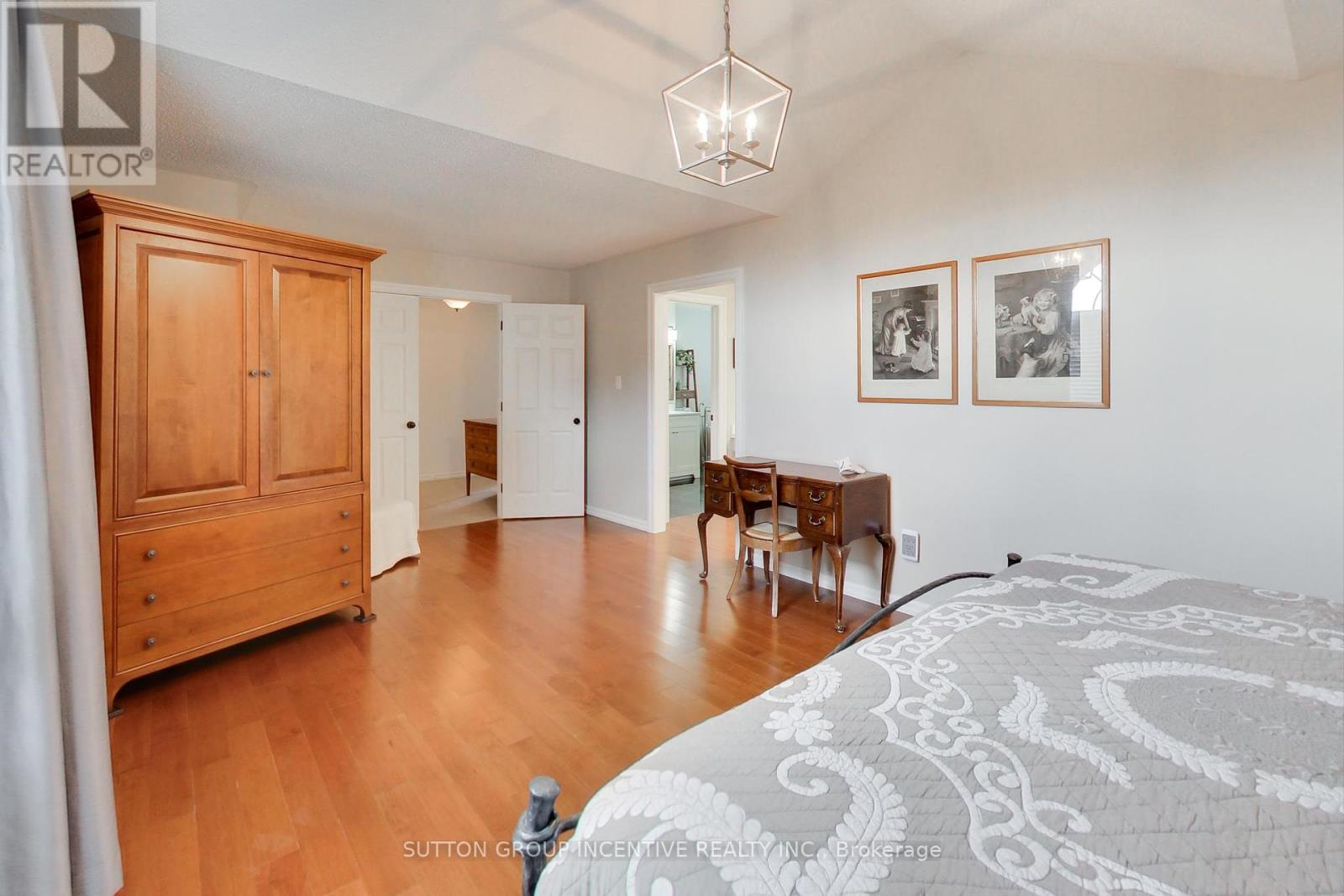 Photo 28 of 11 Safari Court, Brampton ON