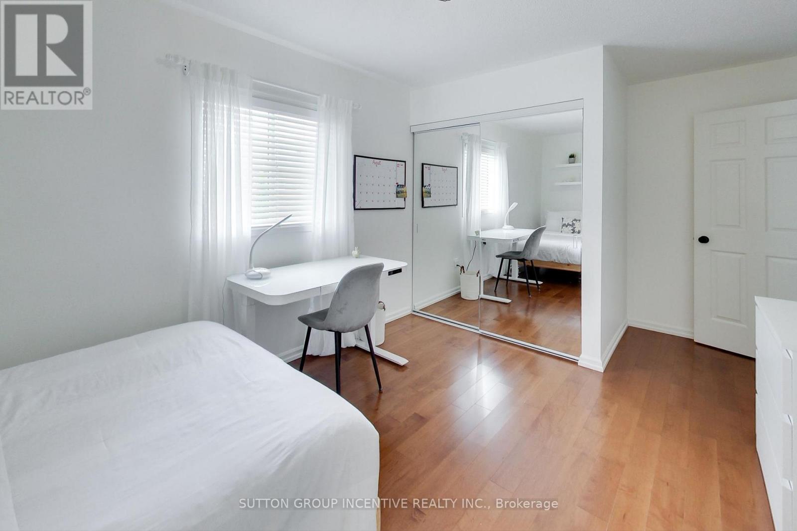 Photo 37 of 11 Safari Court, Brampton ON