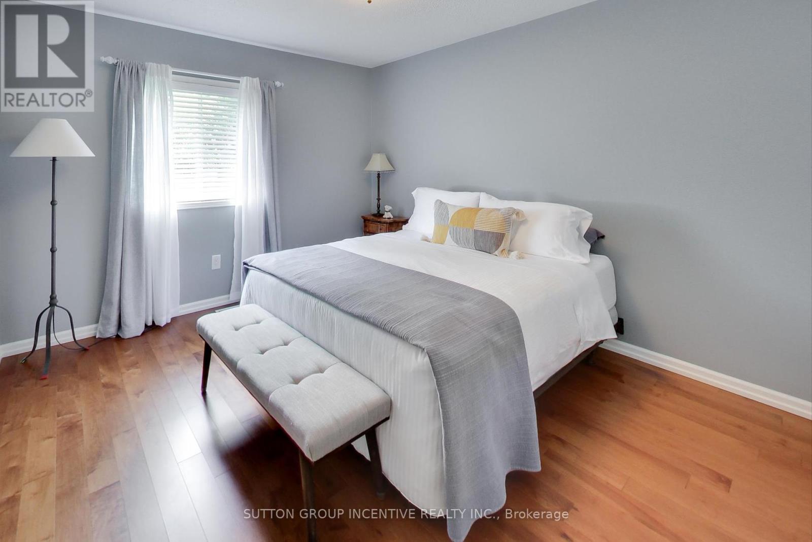 Photo 38 of 11 Safari Court, Brampton ON