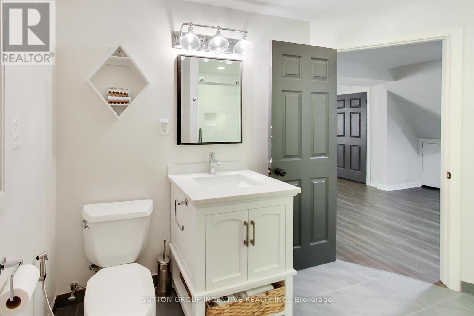 Photo 45 of 11 Safari Court, Brampton ON