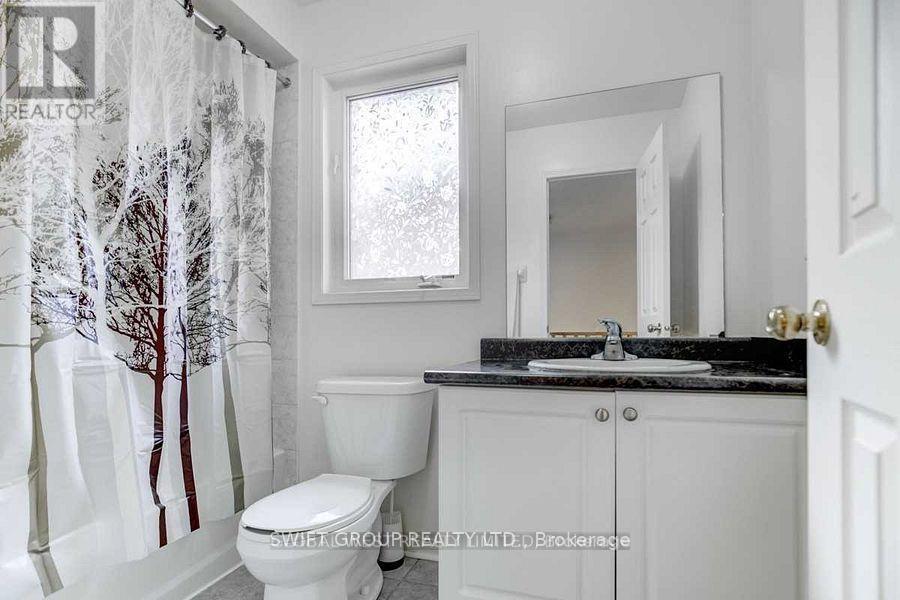 Photo 12 of 86 Checkerberry Crescent, Brampton ON