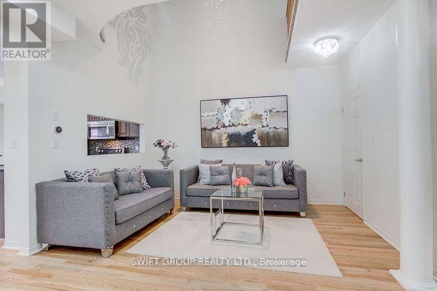 Photo 13 of 86 Checkerberry Crescent, Brampton ON