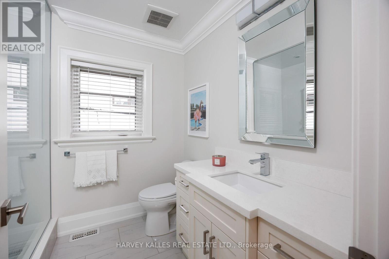 Photo 22 of 38 Westmount Park Road, Toronto ON