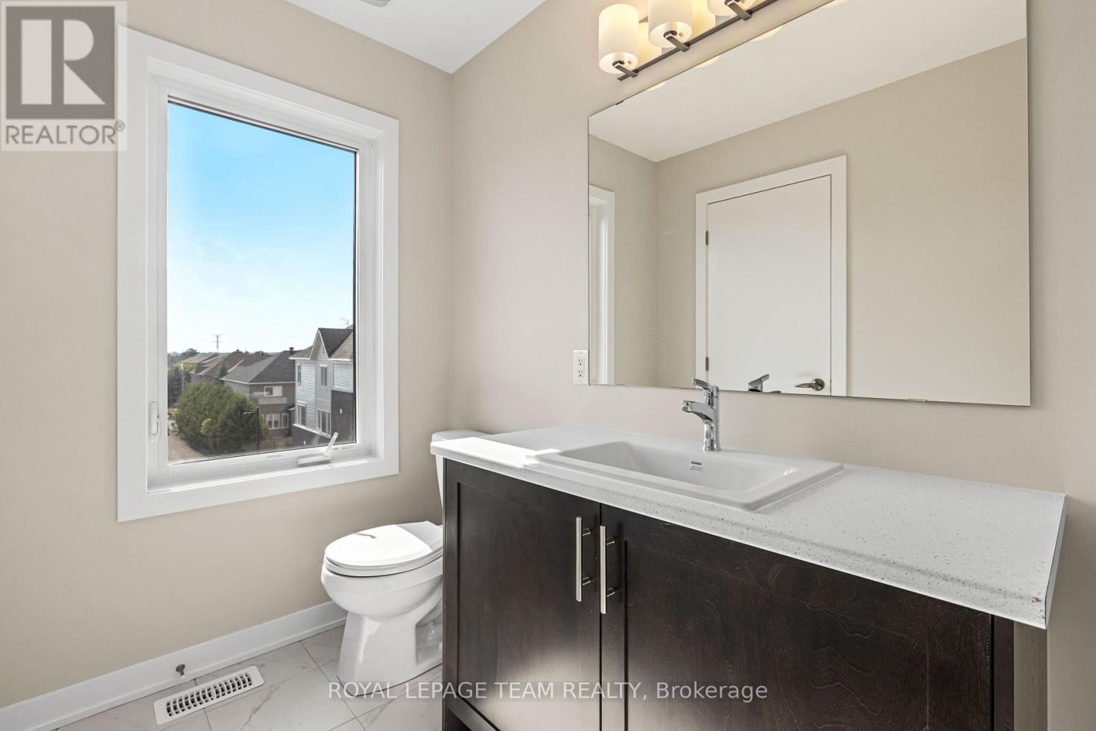Photo 9 of 330 Falsetto Street, Ottawa ON