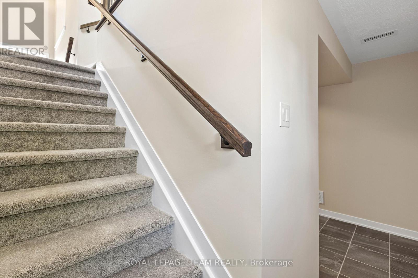 Photo 7 of 330 Falsetto Street, Ottawa ON