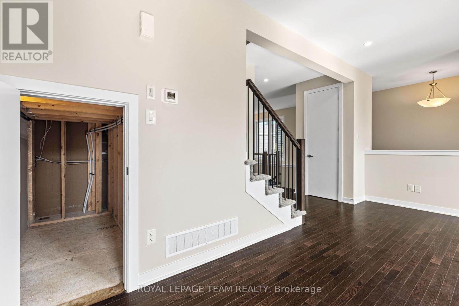 Photo 36 of 330 Falsetto Street, Ottawa ON