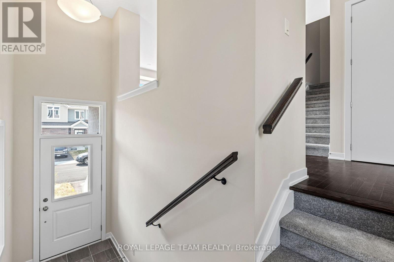 Photo 4 of 330 Falsetto Street, Ottawa ON