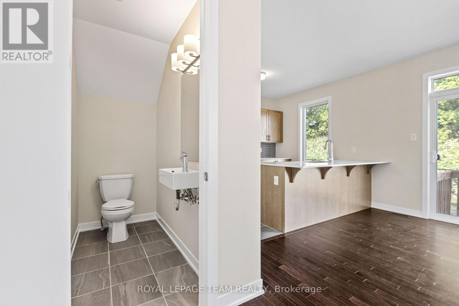 Photo 8 of 330 Falsetto Street, Ottawa ON