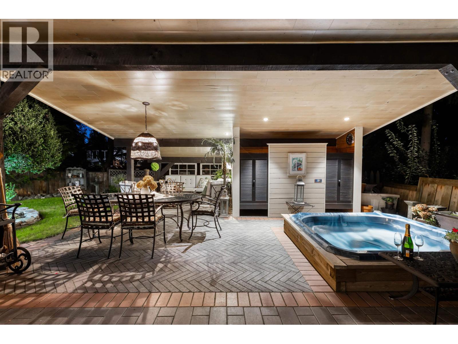 Photo 4 of 744 Austin Avenue, Coquitlam BC