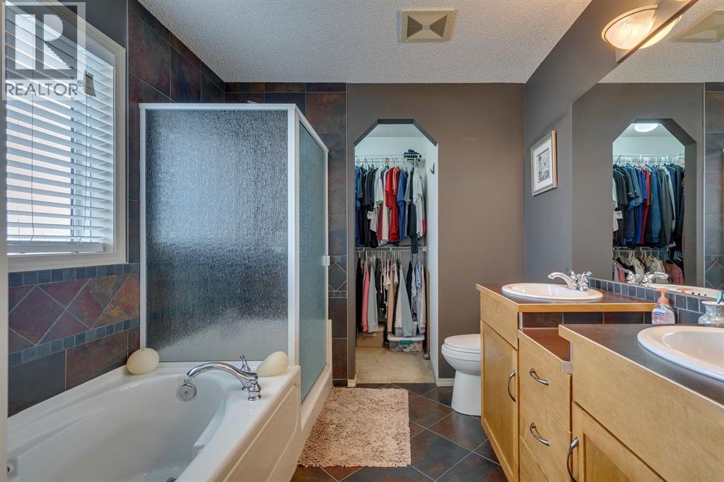 Single Family House for Sale in  Elgin View SE McKenzie Towne Calgary 