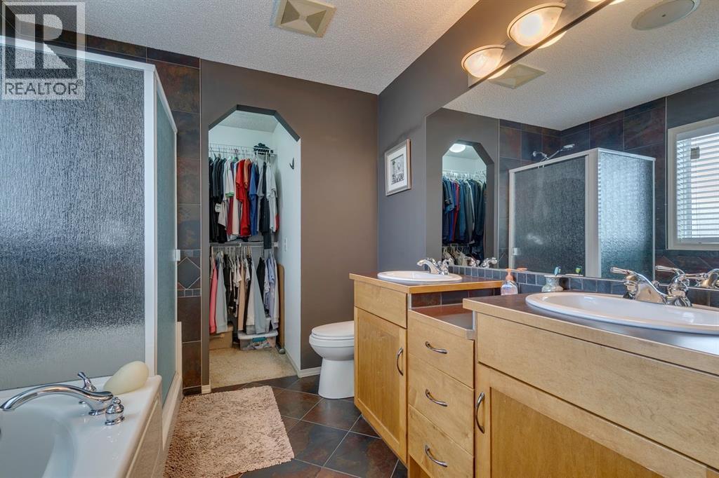 Single Family House for Sale in  Elgin View SE McKenzie Towne Calgary 