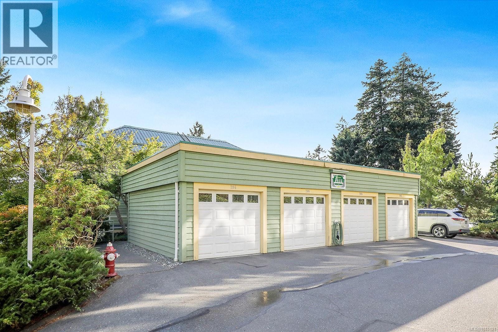 206 2275 Comox Ave, Comox