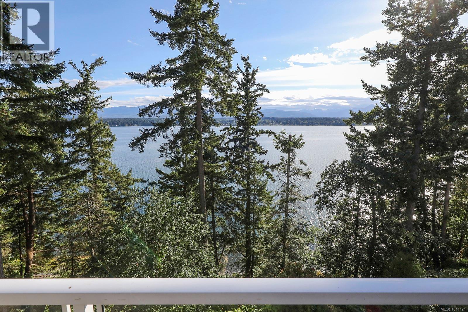 206 2275 Comox Ave, Comox