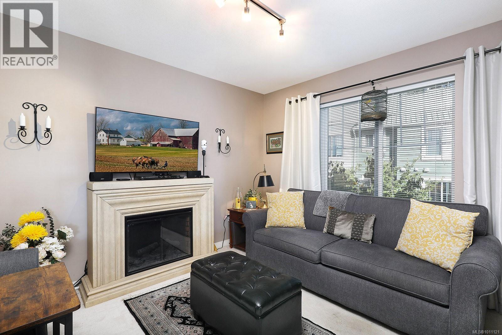 206 2275 Comox Ave, Comox