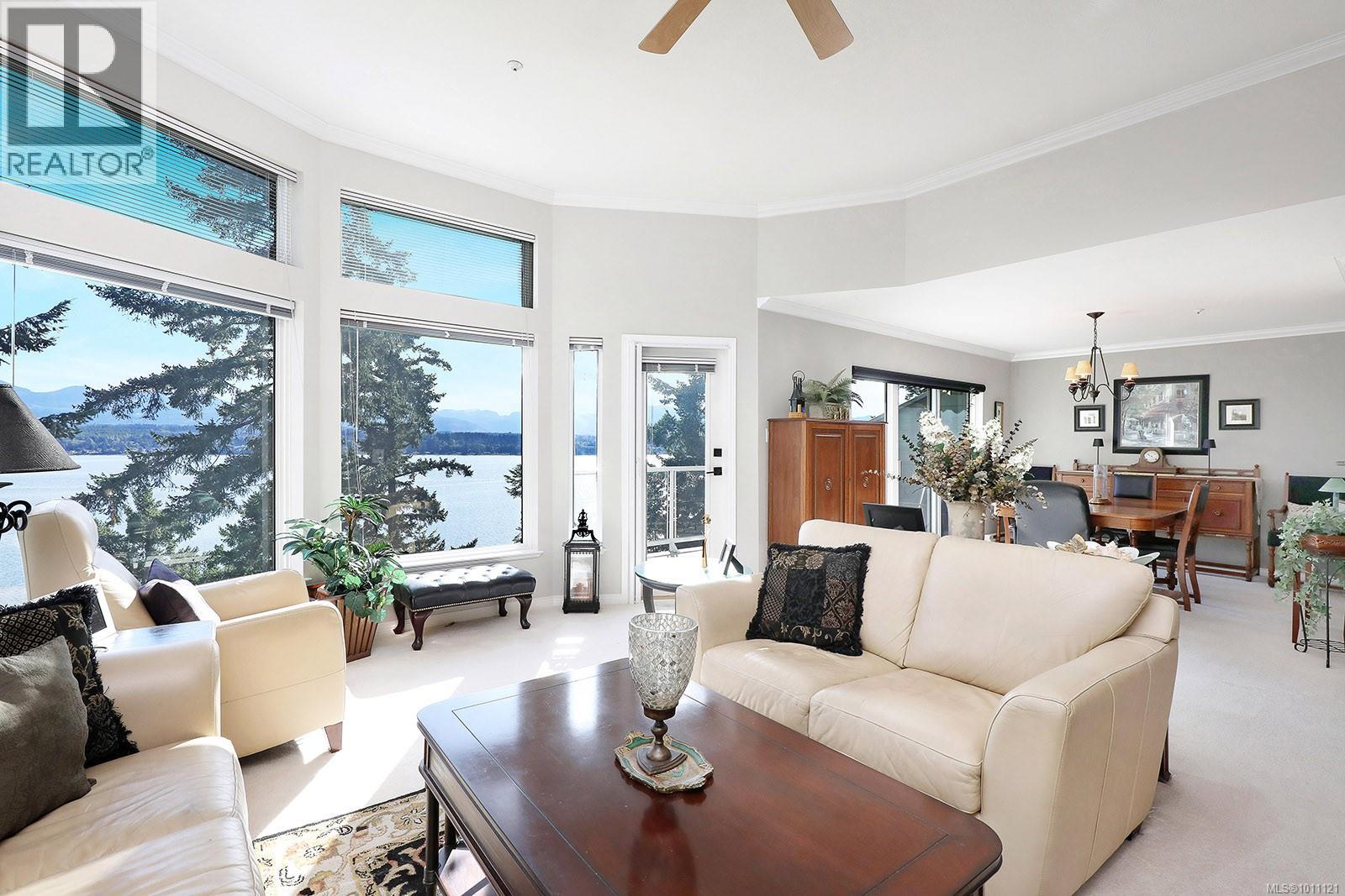 206 2275 Comox Ave, Comox