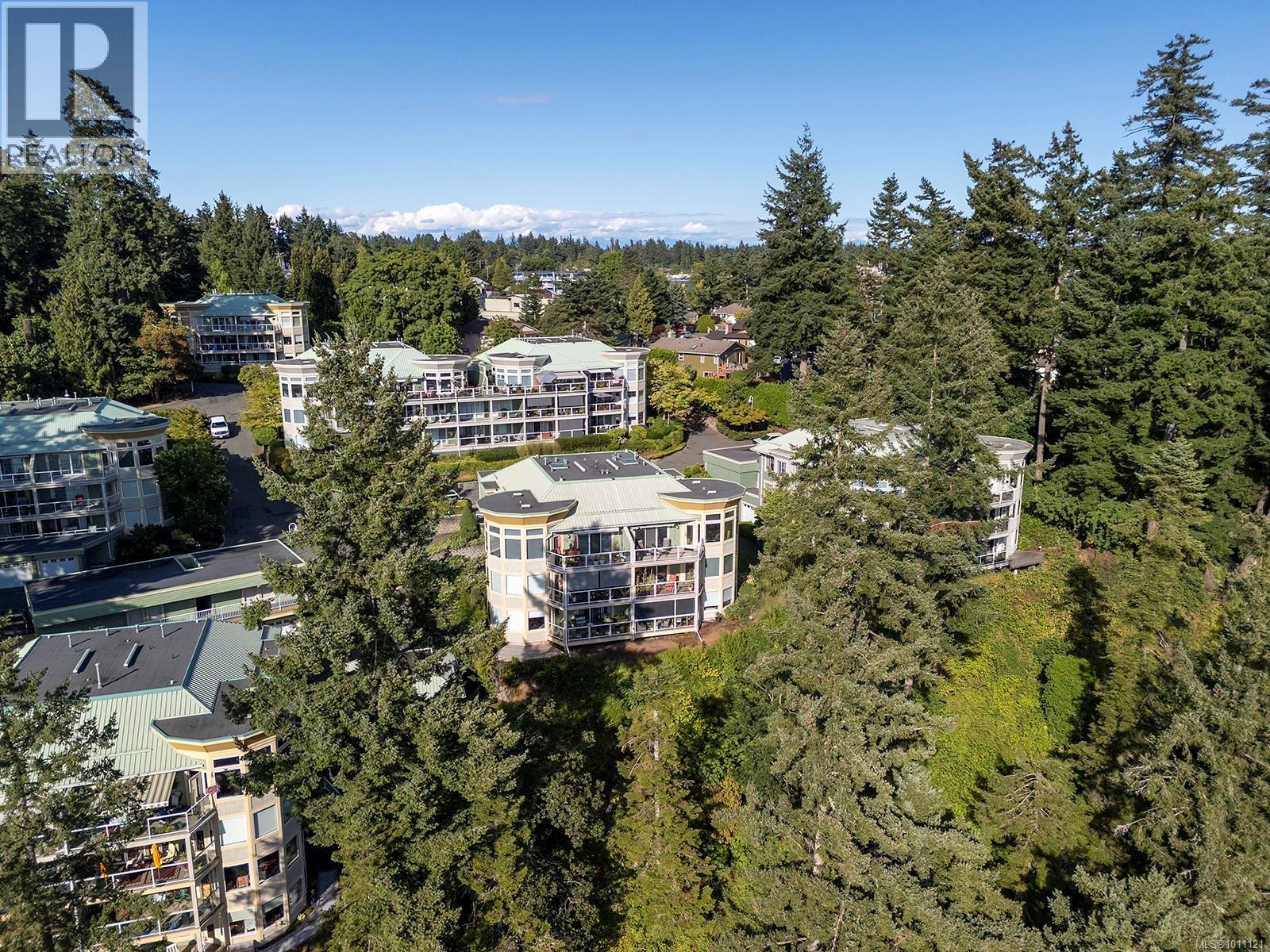 206 2275 Comox Ave, Comox