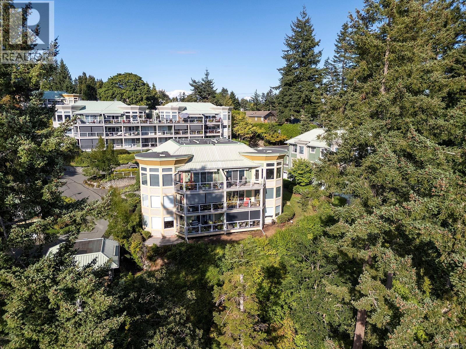 206 2275 Comox Ave, Comox